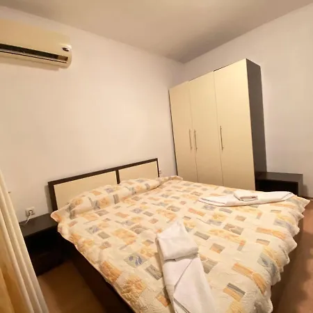Апартаменты Holiday Apartment With Shared Pool In Yassen, Sunny Beach