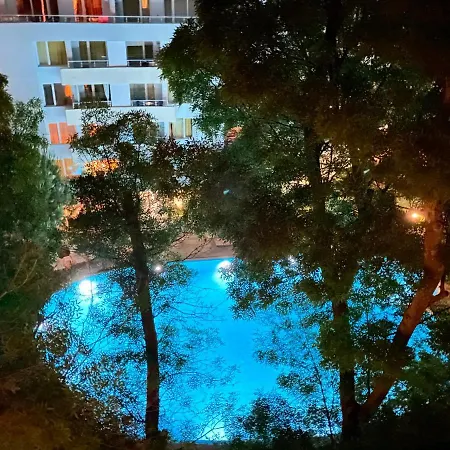 Апартаменты Holiday Apartment With Shared Pool In Yassen, Sunny Beach Солнечный берег