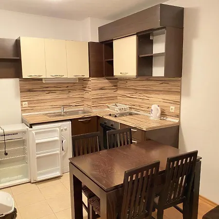 Holiday Apartment With Shared Pool In Yassen, Sunny Beach Апартаменты Солнечный берег