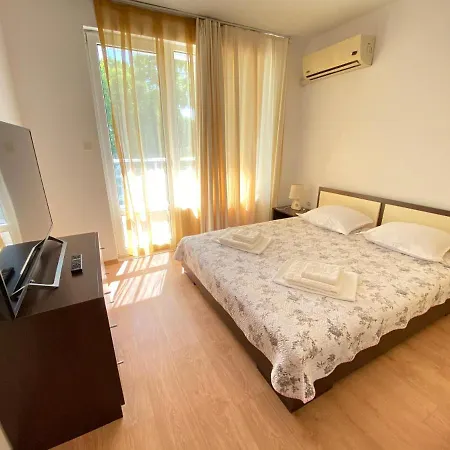 Апартаменты Holiday Apartment With Shared Pool In Yassen, Sunny Beach